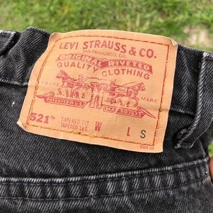Vintage Levi’s 521 mom jeans